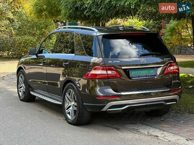 Коричневий Мерседес М-Клас, об'ємом двигуна 2.14 л та пробігом 270 тис. км за 17900 $, фото 8 на Automoto.ua