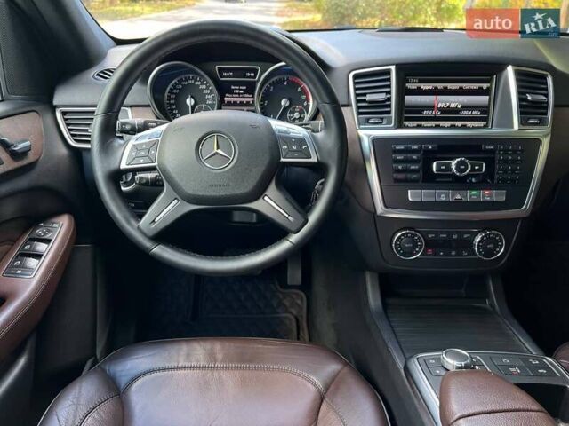 Коричневий Мерседес М-Клас, об'ємом двигуна 2.14 л та пробігом 270 тис. км за 17900 $, фото 11 на Automoto.ua