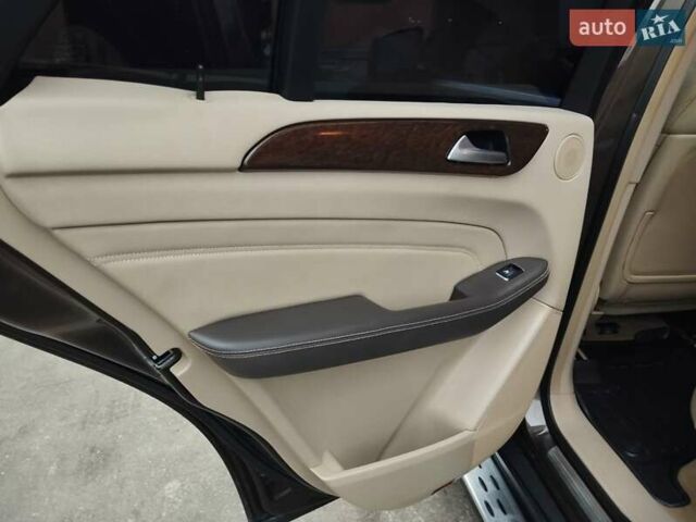 Коричневый Мерседес М-Класс, объемом двигателя 2.99 л и пробегом 253 тыс. км за 19700 $, фото 56 на Automoto.ua