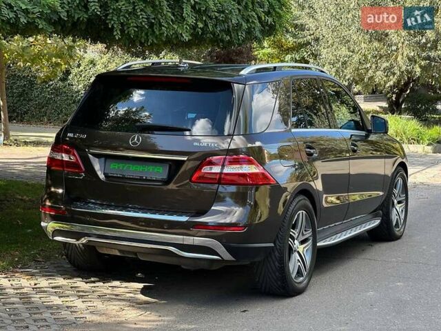 Коричневий Мерседес М-Клас, об'ємом двигуна 2.14 л та пробігом 270 тис. км за 17900 $, фото 6 на Automoto.ua