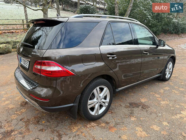 Коричневый Мерседес М-Класс, объемом двигателя 2.14 л и пробегом 69 тыс. км за 25500 $, фото 3 на Automoto.ua