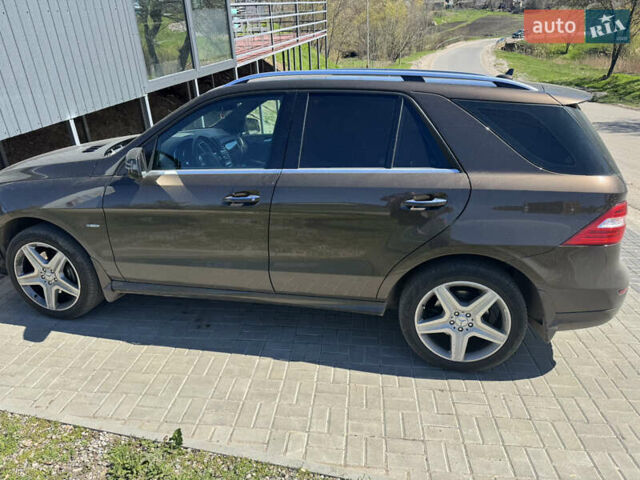 Коричневый Мерседес М-Класс, объемом двигателя 2.99 л и пробегом 240 тыс. км за 23500 $, фото 8 на Automoto.ua