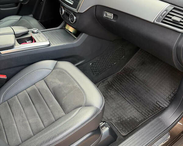 Коричневый Мерседес М-Класс, объемом двигателя 2.14 л и пробегом 69 тыс. км за 25500 $, фото 15 на Automoto.ua