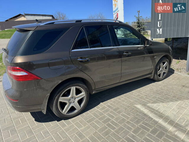 Коричневый Мерседес М-Класс, объемом двигателя 2.99 л и пробегом 240 тыс. км за 23500 $, фото 6 на Automoto.ua