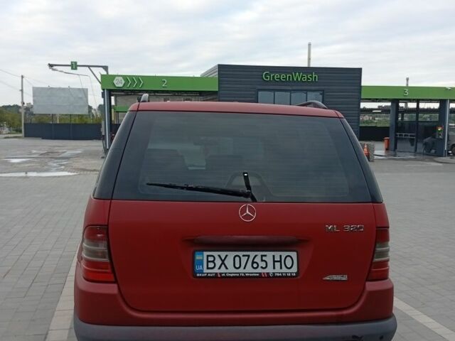 Красный Мерседес М-Класс, объемом двигателя 3.2 л и пробегом 264 тыс. км за 4850 $, фото 6 на Automoto.ua