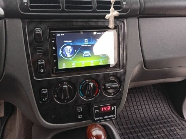 Красный Мерседес М-Класс, объемом двигателя 3.2 л и пробегом 264 тыс. км за 4850 $, фото 7 на Automoto.ua