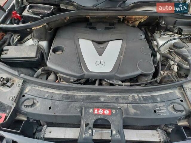 Мерседес М-Класс 2006 в Путиле на Automoto.ua Красный Мерседес М-Класс, объемом двигателя 2.99 л и пробегом 337 тыс. км за 12233 $, фото 7 на Automoto.ua