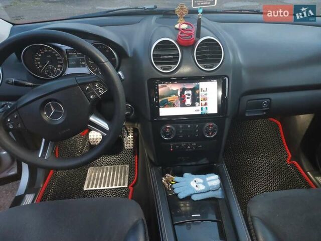 Мерседес М-Класс 2006 в Путиле на Automoto.ua Красный Мерседес М-Класс, объемом двигателя 2.99 л и пробегом 337 тыс. км за 12233 $, фото 4 на Automoto.ua