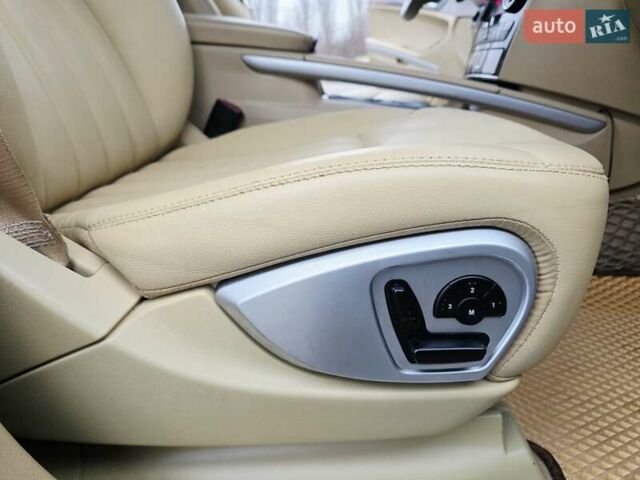 Красный Мерседес М-Класс, объемом двигателя 3.5 л и пробегом 266 тыс. км за 9333 $, фото 97 на Automoto.ua