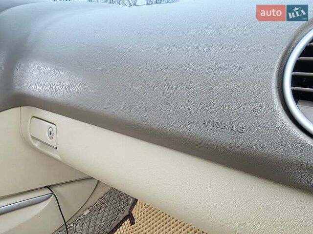 Красный Мерседес М-Класс, объемом двигателя 3.5 л и пробегом 266 тыс. км за 9333 $, фото 99 на Automoto.ua