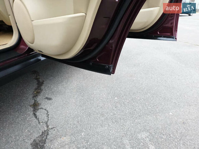 Красный Мерседес М-Класс, объемом двигателя 3.5 л и пробегом 266 тыс. км за 11499 $, фото 51 на Automoto.ua