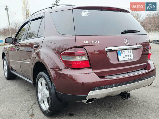 Красный Мерседес М-Класс, объемом двигателя 3.5 л и пробегом 266 тыс. км за 11499 $, фото 4 на Automoto.ua