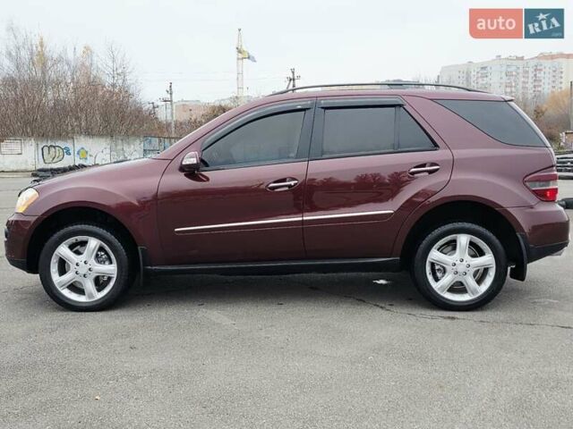 Красный Мерседес М-Класс, объемом двигателя 3.5 л и пробегом 266 тыс. км за 9333 $, фото 9 на Automoto.ua