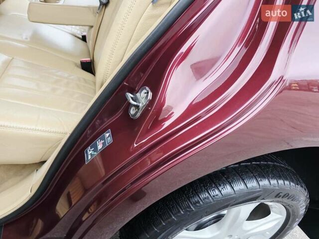 Красный Мерседес М-Класс, объемом двигателя 3.5 л и пробегом 266 тыс. км за 9333 $, фото 73 на Automoto.ua