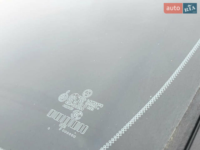 Красный Мерседес М-Класс, объемом двигателя 3.5 л и пробегом 266 тыс. км за 11499 $, фото 17 на Automoto.ua