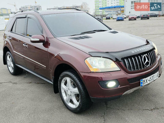 Красный Мерседес М-Класс, объемом двигателя 3.5 л и пробегом 266 тыс. км за 11499 $, фото 14 на Automoto.ua