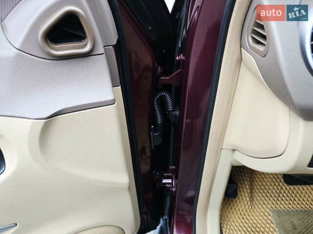 Красный Мерседес М-Класс, объемом двигателя 3.5 л и пробегом 266 тыс. км за 11499 $, фото 103 на Automoto.ua