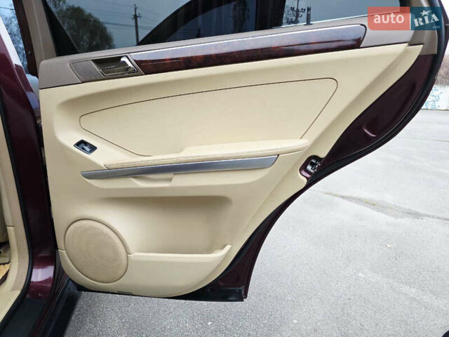 Красный Мерседес М-Класс, объемом двигателя 3.5 л и пробегом 266 тыс. км за 11499 $, фото 49 на Automoto.ua