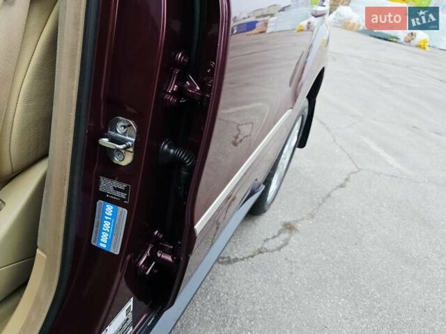 Красный Мерседес М-Класс, объемом двигателя 3.5 л и пробегом 266 тыс. км за 9333 $, фото 105 на Automoto.ua