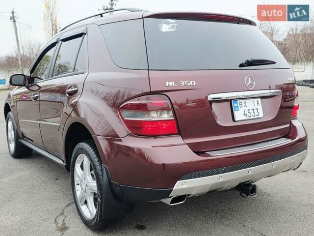 Красный Мерседес М-Класс, объемом двигателя 3.5 л и пробегом 266 тыс. км за 9333 $, фото 10 на Automoto.ua