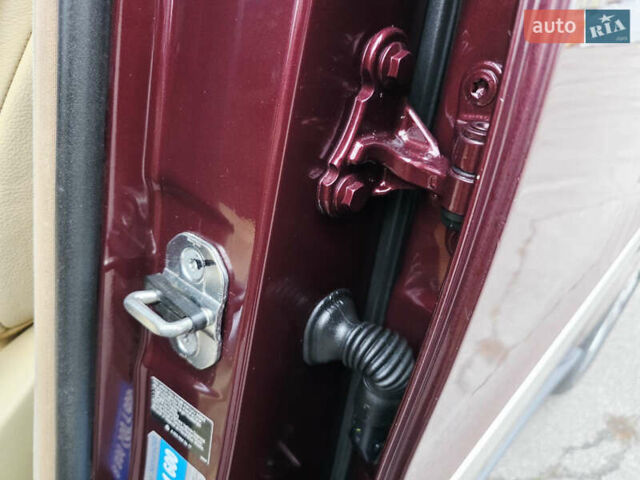 Красный Мерседес М-Класс, объемом двигателя 3.5 л и пробегом 266 тыс. км за 11499 $, фото 101 на Automoto.ua