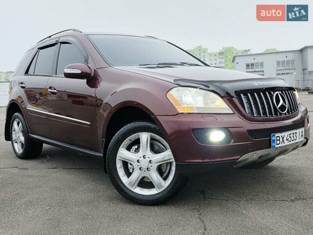 Красный Мерседес М-Класс, объемом двигателя 3.5 л и пробегом 266 тыс. км за 11499 $, фото 41 на Automoto.ua