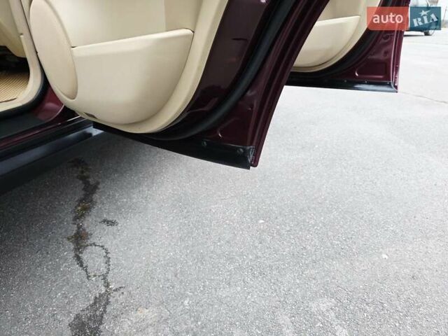 Красный Мерседес М-Класс, объемом двигателя 3.5 л и пробегом 266 тыс. км за 9333 $, фото 66 на Automoto.ua