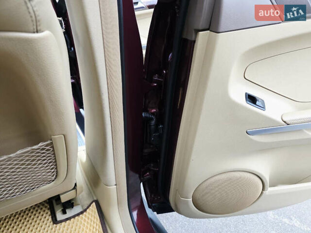 Красный Мерседес М-Класс, объемом двигателя 3.5 л и пробегом 266 тыс. км за 11499 $, фото 67 на Automoto.ua