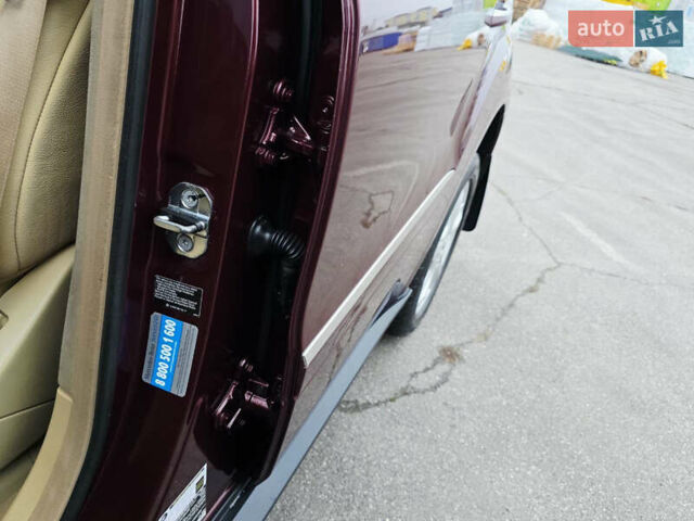 Красный Мерседес М-Класс, объемом двигателя 3.5 л и пробегом 266 тыс. км за 11499 $, фото 100 на Automoto.ua