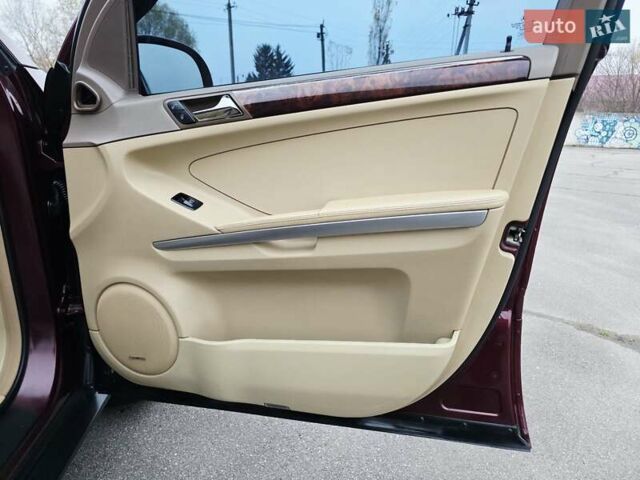 Красный Мерседес М-Класс, объемом двигателя 3.5 л и пробегом 266 тыс. км за 9333 $, фото 87 на Automoto.ua