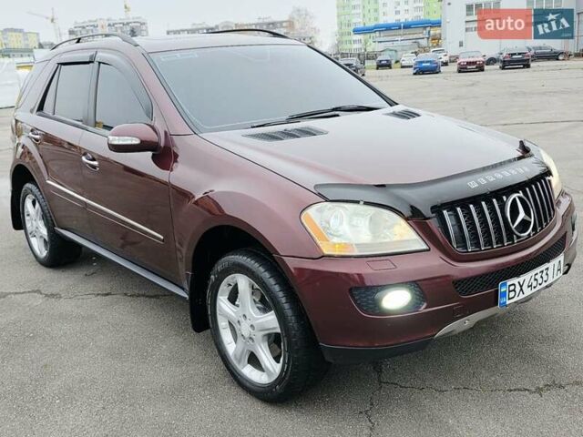 Красный Мерседес М-Класс, объемом двигателя 3.5 л и пробегом 266 тыс. км за 9333 $, фото 19 на Automoto.ua