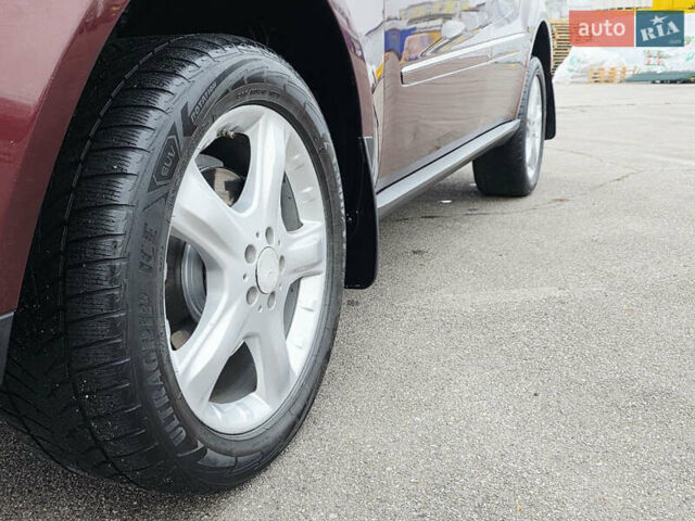 Красный Мерседес М-Класс, объемом двигателя 3.5 л и пробегом 266 тыс. км за 11499 $, фото 15 на Automoto.ua