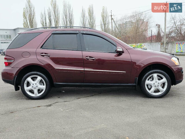 Красный Мерседес М-Класс, объемом двигателя 3.5 л и пробегом 266 тыс. км за 11499 $, фото 10 на Automoto.ua