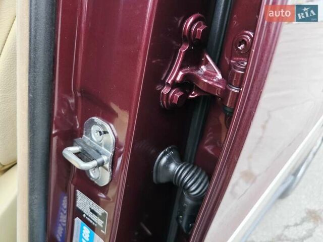 Красный Мерседес М-Класс, объемом двигателя 3.5 л и пробегом 266 тыс. км за 9333 $, фото 106 на Automoto.ua