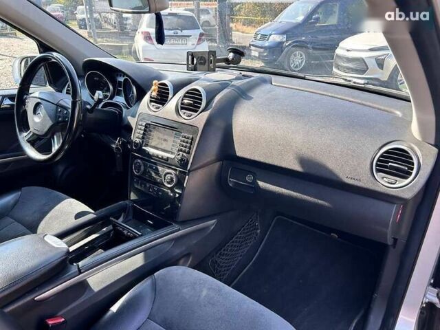 Мерседес М-Клас, об'ємом двигуна 3 л та пробігом 256 тис. км за 10700 $, фото 28 на Automoto.ua