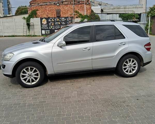 Мерседес М-Класс, объемом двигателя 2.99 л и пробегом 233 тыс. км за 10650 $, фото 6 на Automoto.ua