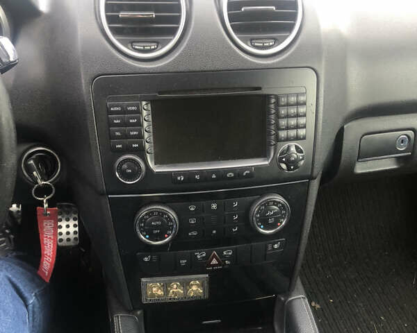 Мерседес М-Класс, объемом двигателя 3 л и пробегом 350 тыс. км за 6750 $, фото 13 на Automoto.ua