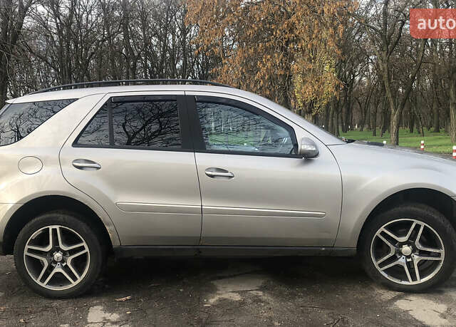 Мерседес М-Класс, объемом двигателя 3 л и пробегом 350 тыс. км за 6750 $, фото 5 на Automoto.ua