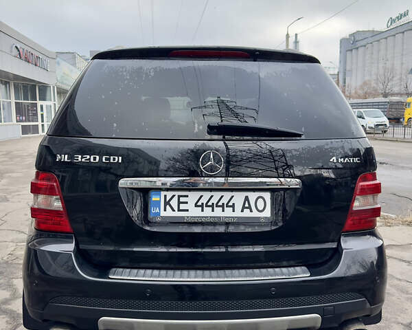 Мерседес М-Класс, объемом двигателя 2.99 л и пробегом 330 тыс. км за 8000 $, фото 1 на Automoto.ua