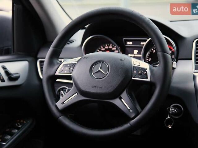 Мерседес М-Клас, об'ємом двигуна 2.99 л та пробігом 217 тис. км за 21000 $, фото 13 на Automoto.ua