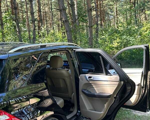 Мерседес М-Класс, объемом двигателя 3 л и пробегом 280 тыс. км за 19999 $, фото 29 на Automoto.ua