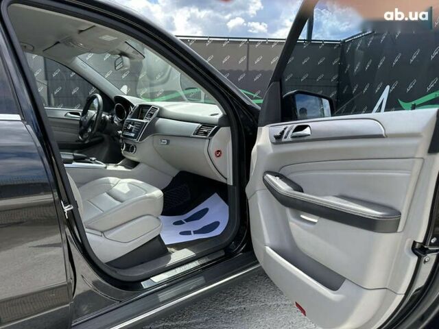 Мерседес М-Клас, об'ємом двигуна 2.1 л та пробігом 165 тис. км за 19999 $, фото 17 на Automoto.ua