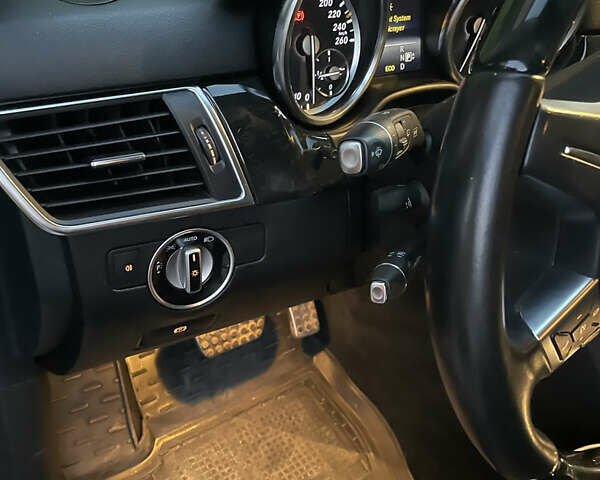 Мерседес М-Клас, об'ємом двигуна 2.99 л та пробігом 220 тис. км за 27300 $, фото 11 на Automoto.ua