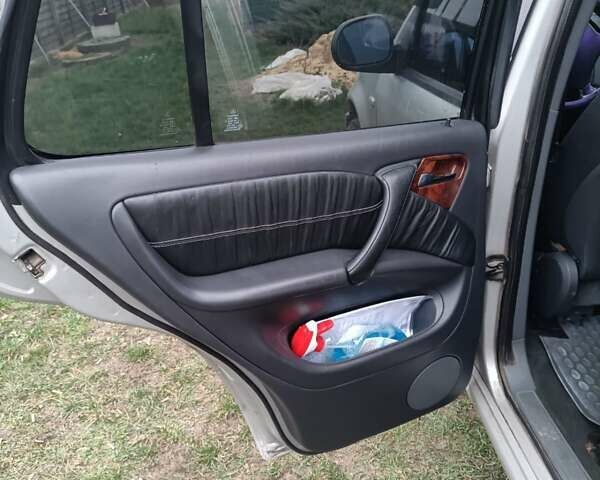 Серый Мерседес М-Класс, объемом двигателя 3.2 л и пробегом 390 тыс. км за 5500 $, фото 8 на Automoto.ua