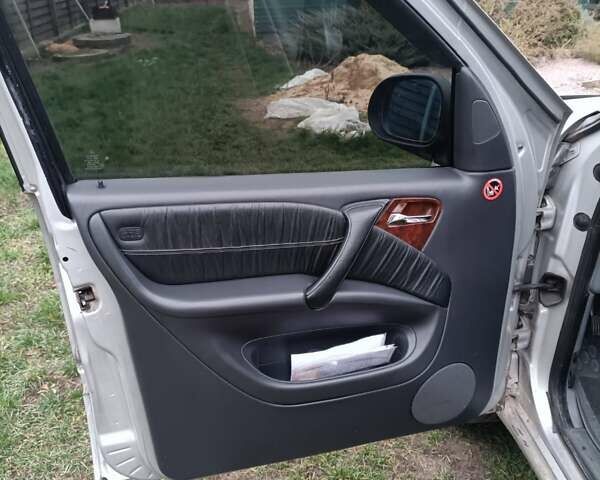 Серый Мерседес М-Класс, объемом двигателя 3.2 л и пробегом 390 тыс. км за 5500 $, фото 9 на Automoto.ua