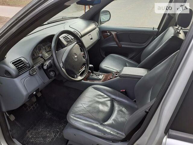 Серый Мерседес М-Класс, объемом двигателя 3.2 л и пробегом 399 тыс. км за 5200 $, фото 16 на Automoto.ua