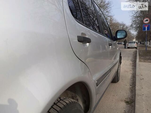 Серый Мерседес М-Класс, объемом двигателя 3.2 л и пробегом 399 тыс. км за 5200 $, фото 10 на Automoto.ua