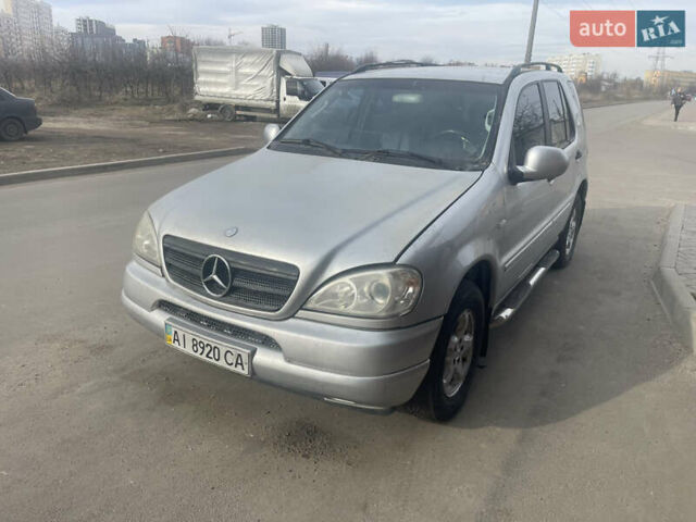 Серый Мерседес М-Класс, объемом двигателя 2.7 л и пробегом 100 тыс. км за 5900 $, фото 1 на Automoto.ua