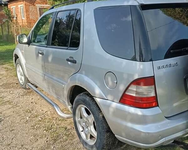 Серый Мерседес М-Класс, объемом двигателя 2.7 л и пробегом 325 тыс. км за 6700 $, фото 12 на Automoto.ua