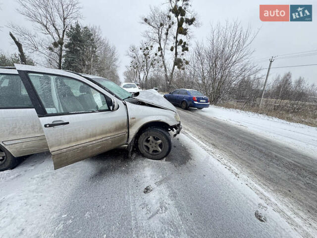 Сірий Мерседес М-Клас, об'ємом двигуна 2.7 л та пробігом 290 тис. км за 4000 $, фото 5 на Automoto.ua